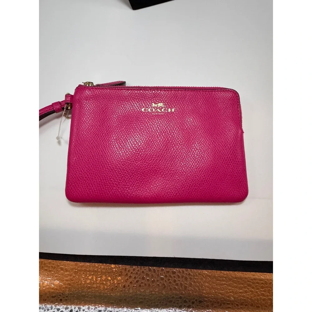Coach Corner Zip Wristlet Pink Crossgrain Leather Gold Tone Hardware NEW